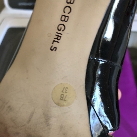Bcbg pumps. 7. Black. - Picture 2 of 2